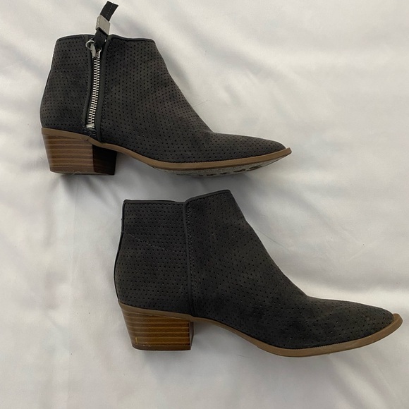 Circus by Sam Edelman Grey Booties, Hunter-2. Size 6 - Picture 1 of 8